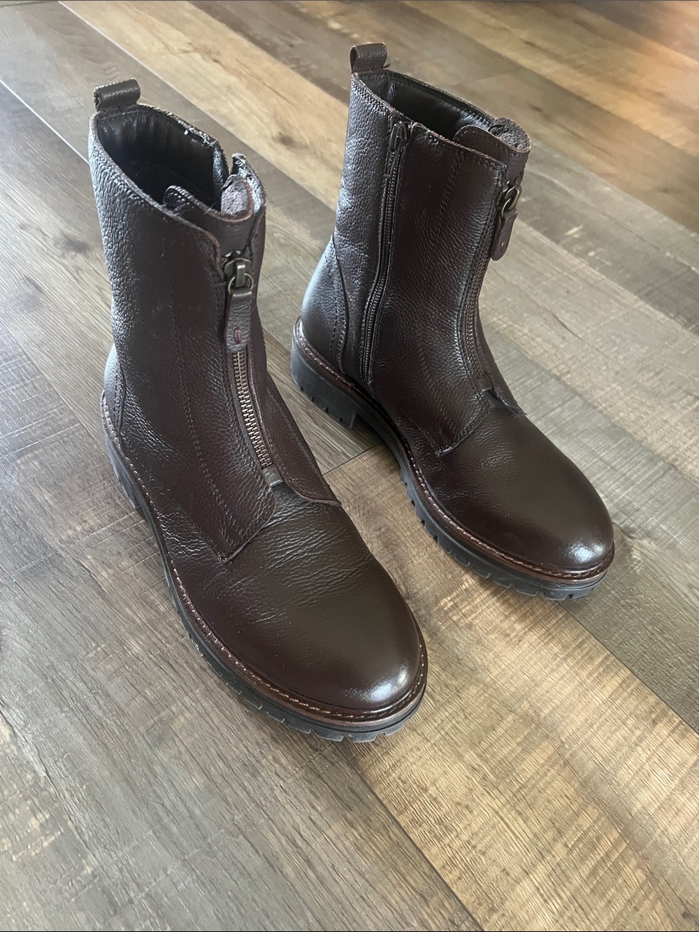 Alberto Torresi Leather zip on boots